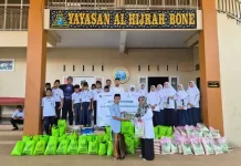 Kemenag dan Baznas Bone Salurkan Wakaf Al-Qur’an