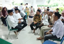 Bupati dan Wakil Bupati Bone Tunaikan Zakat di BAZNAS