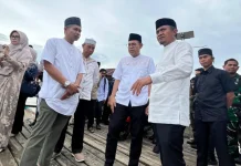 Safari Ramadan Desa Watu, Bupati Bone  Janji Perbaikan Jalan