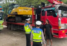 Satlantas Polres Bone Sosialisasi Pembatasan Truk Sumbu Tiga