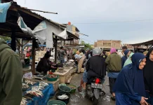 Warga Bone Serbu Pasar Bajoe jelang Idul Fitri 1447 Hijriah