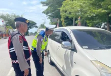 Polantas Bone Humanis Edukasi Warga Tertib Berlalu Lintas