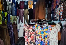 Nini Setia Jualan dari Rumah di tengah Gempuran Online