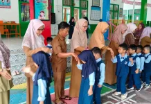 Hari Pertama Sekolah, TK Negeri 10 Sinjai Gelar Halal Bihalal