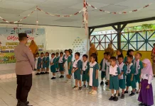 Polres Soppeng Tanamkan Disiplin lewat Polisi Sahabat Anak