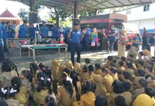 Edukasi Bahaya Kebakaran, Murid TK Sambangi Damkar Bone