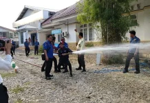 Tingkatkan Kesiagaan, Damkar Bone Edukasi Karyawan BRI