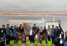 BAZNAS Bone Salurkan Bantuan Gizi Stunting di Awangpone
