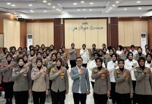 Polwan Bone Ikuti Seminar Public Speaking