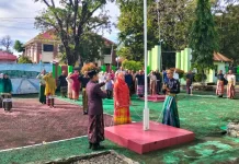 Hardiknas di Kemenag Sinjai, Peserta Upacara Kenakan Pakaian Adat