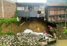 Tanggul Sungai Bontompare Jebol usai Hujan Deras, Dapur Warga Ambruk