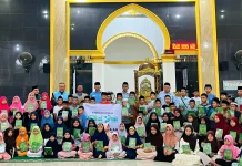 RWA Sulsel Bagikan 213 Al-Qur’an ke Santri BKPRMI Sinjai Selatan