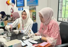 Ribuan P3K Bone Jalani Pemeriksaan Urin