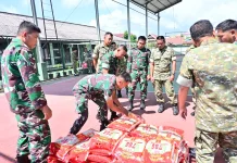 Dandim 1407/Bone Salurkan Bantuan Beras untuk Prajurit