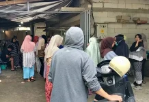 Warga Sinjai Rela Antre Tiga Jam Giling Daging Kurban