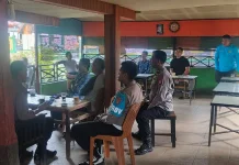 Polsek Marioriwawo Nobar Piala Dunia Bersama Masyarakat