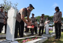Kapolres Sinjai Pimpin Ziarah di TMP Manggottong
