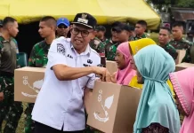 Wabup Bone Hadiri Bakti Sosial Yonif 432