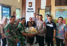 Forkopimcam Palakka Bawa Tumpeng ke Polsek Palakka, Rayakan Hari Bhayangkara