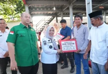 Petani di Sinjai Terima Bantuan Alsintan, Benih Padi hingga 1.500 Bibit Durian