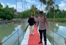 Brimob Batalyon C Pelopor Rampungkan Rehabilitasi Jembatan Gantung Desa Kading