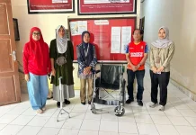 Lansia dan Penyandang Disabilitas Sinjai Terima Bantuan ATENSI Kemensos RI
