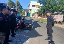 Brimob Bone Gelar Jumat Bersih di Masjid Fathur Rahman