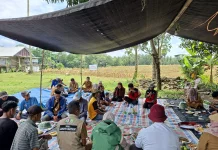 Mahasiswa KKN Unhas Ajarkan Petani Sinjai Buat Pestisida Nabati