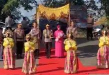 Kapolres Bone Berganti, Prosesi Adat Sambut Kapolres Baru