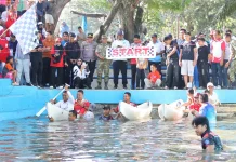Brimob Bone Meriahkan Lomba Dayung Sambut HUT Ke-81 RI