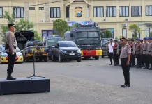 Kompol Arsin Terima Kenaikan Pangkat Pengabdian di Polres Bone
