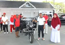 Bupati Bone Serahkan Motor Sampah untuk Pasar Jeppe’e dan Macege