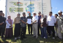 Bupati Bone Terima PKKPR Hilirisasi Ayam Terintegrasi Kementan RI