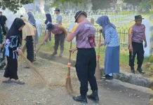 Batalyon C Pelopor Gelar Karya Bakti di TMP Bone