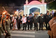 Wakapolres Bone Hadiri Taptu dan Pawai Obor Kemerdekaan