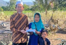 UPZ BAZNAS Kabupaten Bone Salurkan Bantuan Korban Kebakaran Desa Poleonro