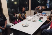 Istri Grebek Suami, Dua Orang Diamankan Polisi