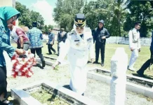 Usai Upacara HUT RI, Bupati dan Wabup Sinjai Ziarah ke TMP Mangottong