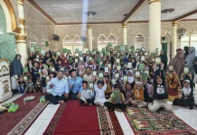 RWA Sulsel dan BKPRMI Salurkan 300 Al-Qur’an ke Sinjai Barat