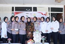 Polwan Bone Anjangsana ke Senior Purnabakti jelang HUT Polwan
