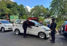 Batalyon C Pelopor Pantau Antrean BBM di Bone