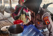 Peringati Hari Jadi Polwan ke-78, Polres Soppeng Bantu Air Bersih