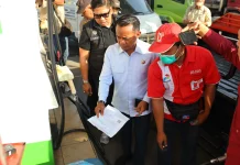 Bupati Bone Turun Langsung Cek Antrean Kendaraan di SPBU Pallengoreng