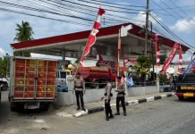 Batalyon C Pelopor BKO Polres Bone Awasi Distribusi BBM dan LPG