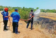 Pembakaran Sampah Picu Kebakaran Lahan di Bajoe