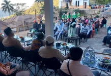 Wabup Bone Salurkan Bantuan Pendidikan hingga Stunting di Tellu Limpoe