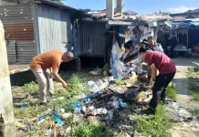 Disperindag dan ESDM Sinjai Turun Bersihkan Pasar Sentral Atas