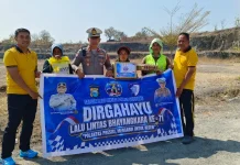 HUT Lalu Lintas ke-71, Satlantas Soppeng Berbagi Sembako