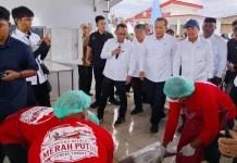 Kunjungi KNMP Sinjai, Menteri KP Soroti BBM dan Kualitas Ikan Nelayan