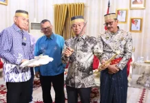 Keris Presiden Prabowo dan Fadli Zon Dipamerkan di Bone